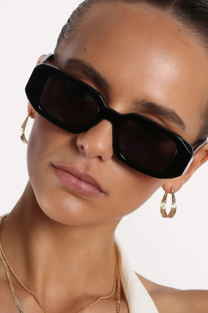 Black square sunglasses