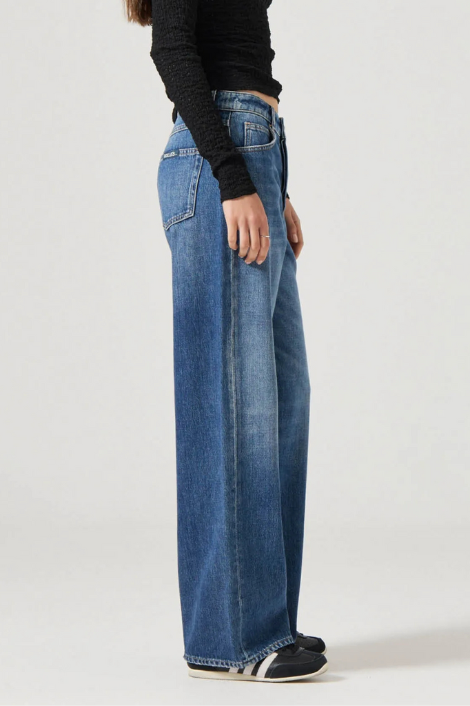 Dark blue wash denim jean