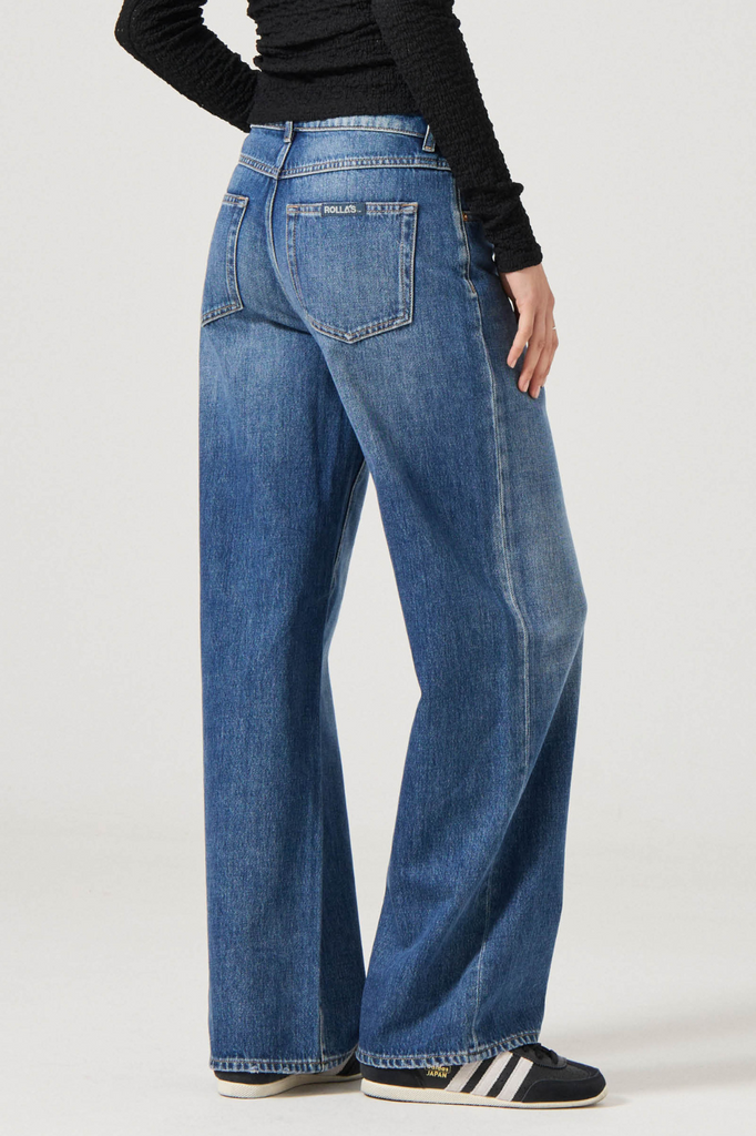 Dark blue wash denim jean