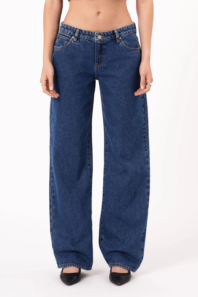 Low rise relaxed blue jeans