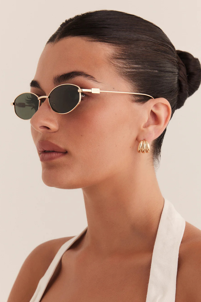 Classic and chic signature metal frames