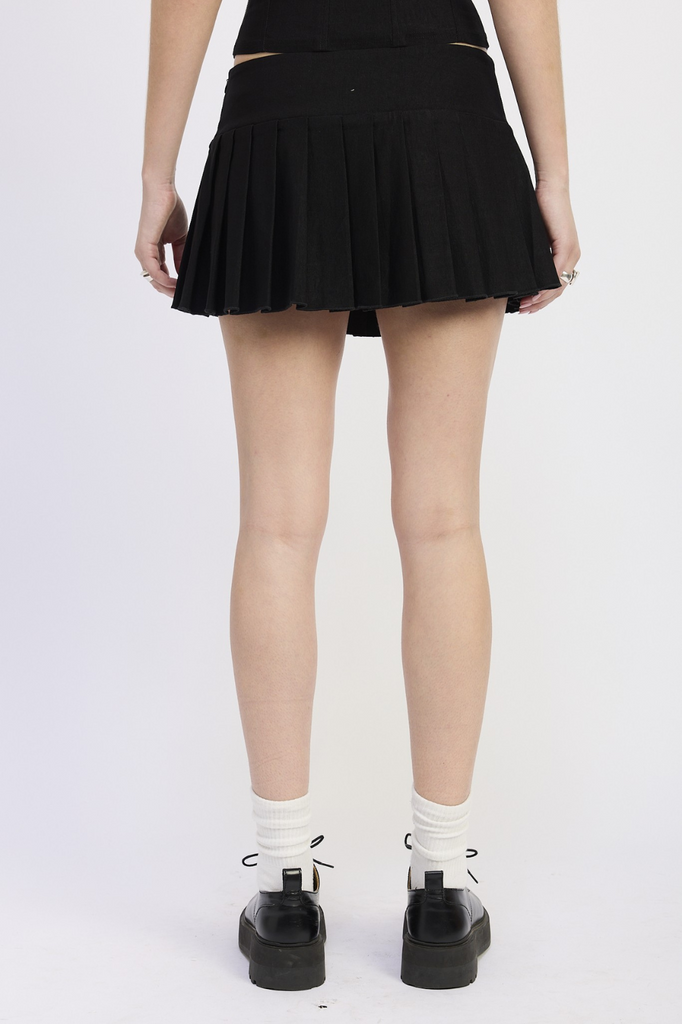 black pleated mini skirt with stretch