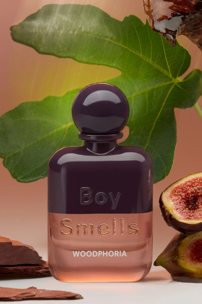 A sandalwood-forward perfume with fig, jasmine, and coconut