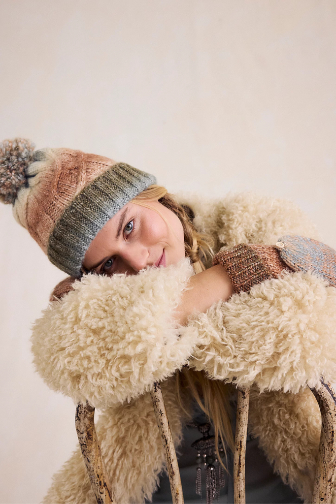 Chunky knit beanie and glove set blue combo