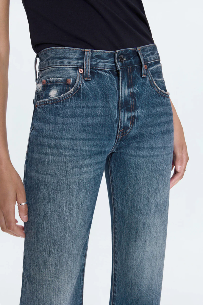Mid-rise straight bow-legged blue jeans