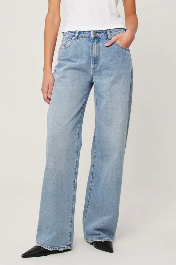 Mid rise baggy jean, loose fit with a full-length baggy straight leg