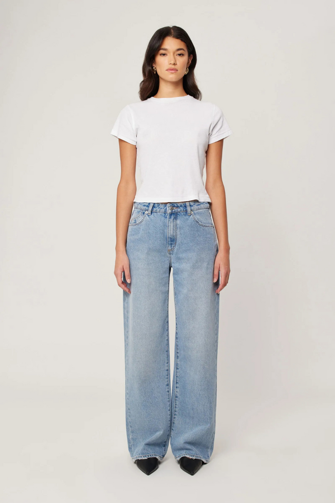 Mid rise baggy jean, loose fit with a full-length baggy straight leg