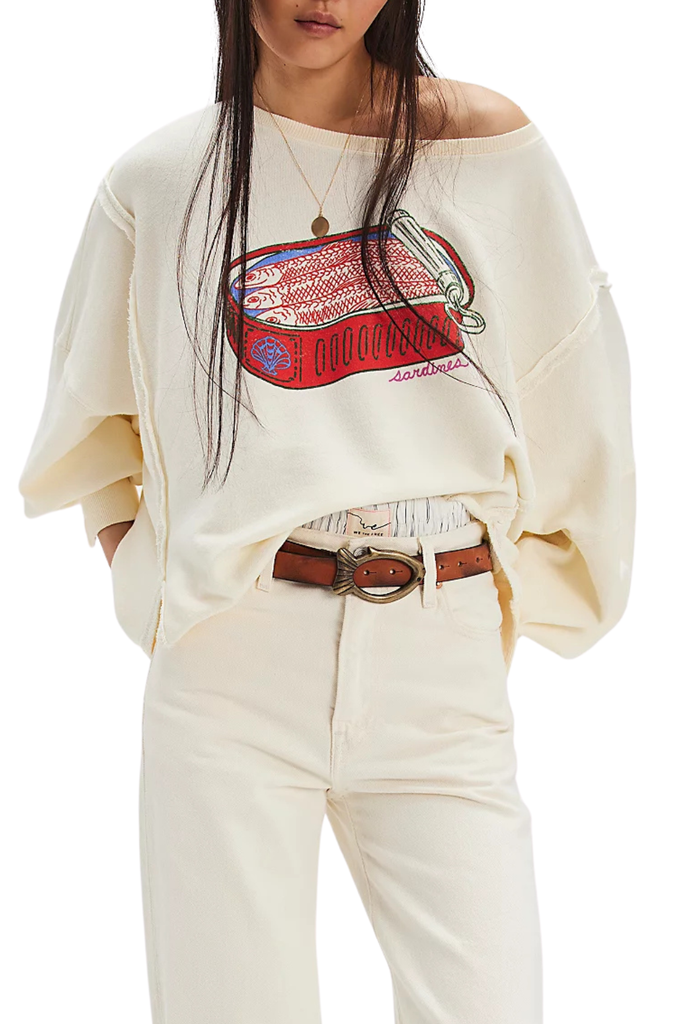 relaxed fit off-white sweater top with a printed Sardine scene
